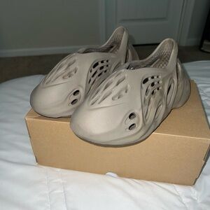 Yeezy Foam Runners “stone sage”